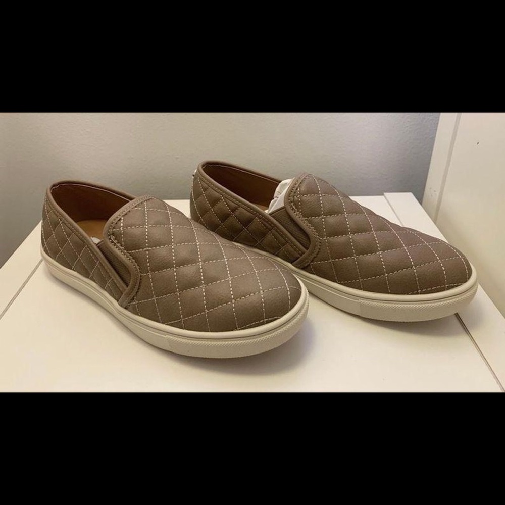 Women’s Steve Madden ‘Ecentrcq’ Slip On Sneaker- Grey Faux Leather